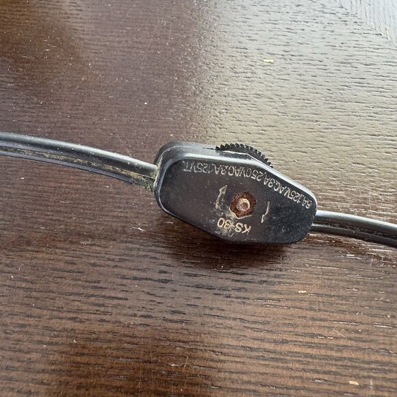 Vintage Fireman Statue Lamp w Hose, Hydrant & Dalmation Light Works - Realistic - Picture 11 of 12